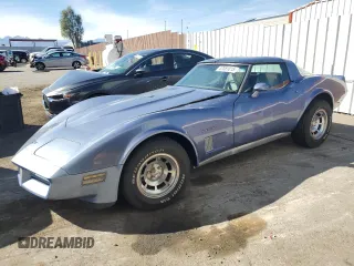 1982 Chevrolet Corvette z VIN 1G1AY8782C5119031, wystawiony jako Copart lot #47081015 z przebiegiem 3 088 mil mil oraz Szkoda całkowita • Salvage title. Historia ofert i sprzedaży dostępna na DreamBid. Obrazek 1.