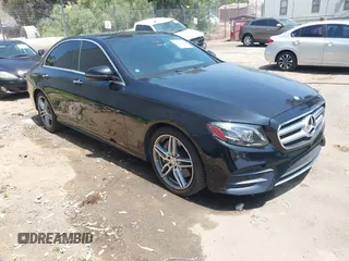 2017 Mercedes-Benz E 300 Luxury z VIN WDDZF4KB7HA217326, wystawiony jako IAAI lot #42444259 z przebiegiem 89 335 mil mil oraz . Historia ofert i sprzedaży dostępna na DreamBid. Obrazek 1.
