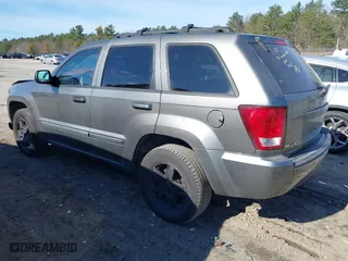 2007 Jeep Grand Cherokee Laredo with VIN 1J8GR48K37C652484, listed as a IAAI auction lot 41909226 with 134,099 mi miles. Bid and sale history available at carsss.com. Image 3.