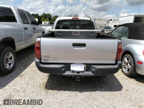 2008 Toyota Tacoma z VIN 5TETX22N68Z567516, wystawiony jako IAAI lot #42560571 z przebiegiem 146 000 mil mil oraz . Historia ofert i sprzedaży dostępna na DreamBid. Obrazek 16.
