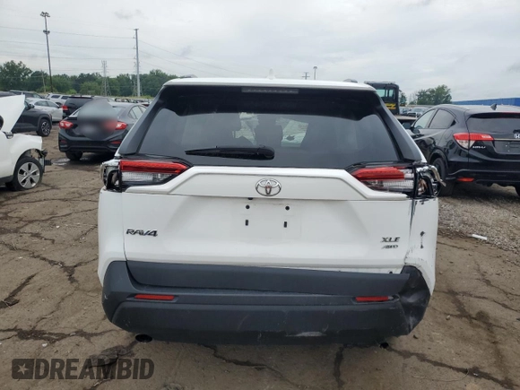2020 Toyota RAV4 XLE with VIN 2T3P1RFV1LC135007, listed as a Copart auction lot 62710795 with 38,969 mi miles and Non repairable. Bid and sale history available at DreamBid. Image 6.