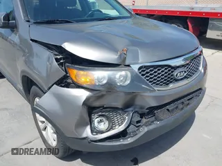 2011 Kia Sorento EX with VIN 5XYKUDA29BG055919, listed as a IAAI auction lot 42105406 with 146,302 mi miles. Bid and sale history available at carsss.com. Image 6.