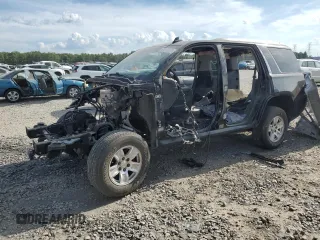 2017 GMC Yukon Denali with VIN 1GKS2CKJ2HR287881, listed as a Copart auction lot 49720255 with 0 mi miles and Salvage Title. Bid and sale history available at carsss.com. Image 1.