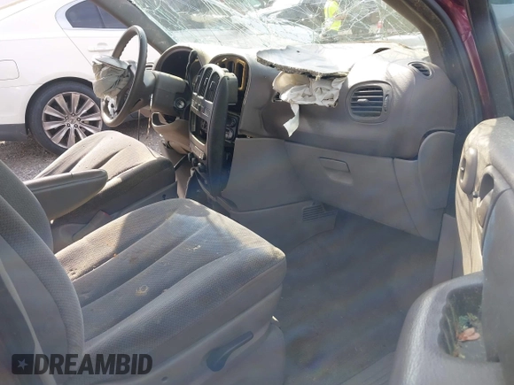 2002 Dodge Caravan SE with VIN 1B8GP25352B679162, listed as a IAAI auction lot 42031385 with 200,823 mi miles and . Bid and sale history available at carsss.com. Image 5.