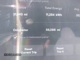 2018 Tesla Model S 75D z VIN 5YJSA1E25JF245269, wystawiony jako IAAI lot #42335263 z przebiegiem 56 086 mil mil oraz . Historia ofert i sprzedaży dostępna na DreamBid. Obrazek 15.