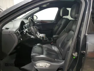 2017 Porsche Macan S with VIN WP1AB2A55HLB13147, listed as a Copart auction lot 45738975 with 80,976 mi miles and Salvage Title. Bid and sale history available at DreamBid. Image 7.