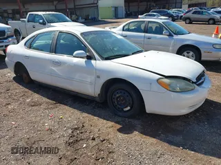 2002 Ford Taurus SES Standard with VIN 1FAFP55S82A121696, listed as a IAAI auction lot 41495902 with 275,166 mi miles. Bid and sale history available at carsss.com. Image 1.