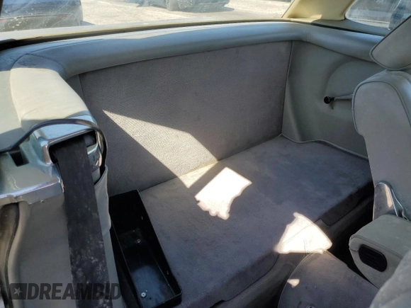 1984 Mercedes-Benz 380 SL z VIN WDBBA45A5EA014653, wystawiony jako Copart lot #48423055 z przebiegiem 107 383 mil mil oraz Czysty tytuł • Clean title. Historia ofert i sprzedaży dostępna na DreamBid. Obrazek 10.