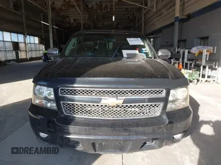 2011 Chevrolet Avalanche LTZ with VIN 3GNTKGE31BG317309, listed as a IAAI auction lot 41625790 with 280,943 mi miles. Bid and sale history available at carsss.com. Image 12.
