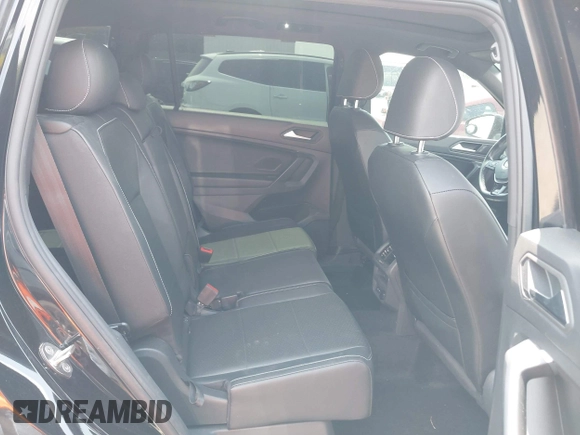 2021 Volkswagen Tiguan SE z VIN 3VV3B7AX0MM047478, wystawiony jako IAAI lot #42144239 z przebiegiem 55 468 mil mil oraz . Historia ofert i sprzedaży dostępna na DreamBid. Obrazek 8.
