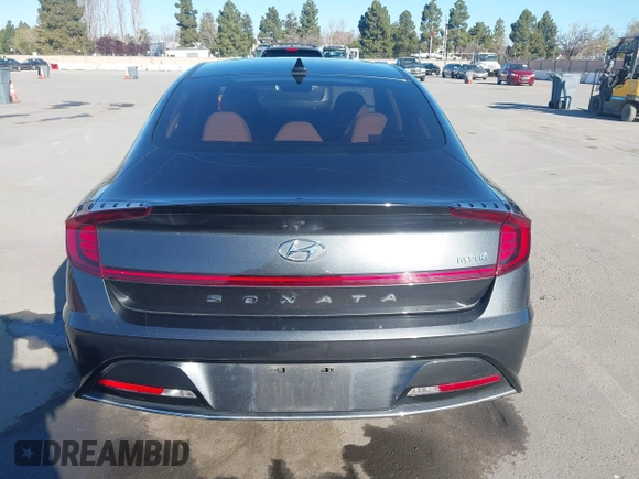 2020 Hyundai Sonata Hybrid Ultimate with VIN KMHL34JJ0LA011724, listed as a IAAI auction lot 41861571 with 1 mi miles. Bid and sale history available at carsss.com. Image 17.