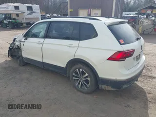 2022 Volkswagen Tiguan S z VIN 3VV0B7AX2NM097402, wystawiony jako IAAI lot #41845707 z przebiegiem 38 668 mil mil oraz . Historia ofert i sprzedaży dostępna na DreamBid. Obrazek 3.