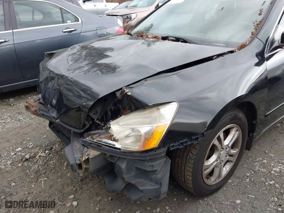 2007 Honda Accord Sdn LX SE with VIN 1HGCM56367A099574, listed as a IAAI auction lot 41729772 with 296,863 mi miles. Bid and sale history available at carsss.com. Image 6.