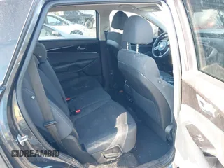2018 Kia Sorento LX V6 with VIN 5XYPGDA54JG370844, listed as a IAAI auction lot 41412278 with 105,916 mi miles. Bid and sale history available at carsss.com. Image 8.