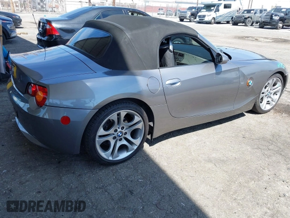 2003 BMW Z4 3.0i с VIN 4USBT53473LU00534, выставлен на аукционе IAAI как лот 41858369 с пробегом 80 612 миль миль и . История ставок и продаж доступна на DreamBid. Изображение 4.