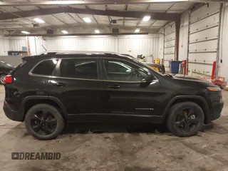 2015 Jeep Cherokee Limited z VIN 1C4PJMDB8FW719324, wystawiony jako IAAI lot #41786862 z przebiegiem 72 053 mil mil oraz . Historia ofert i sprzedaży dostępna na DreamBid. Obrazek 13.