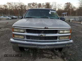 1998 Chevrolet Suburban with VIN 1GNGK26R8WJ342364, listed as a Copart auction lot 78850424 with 145,068 mi miles and Salvage Title. Bid and sale history available at carsss.com. Image 5.