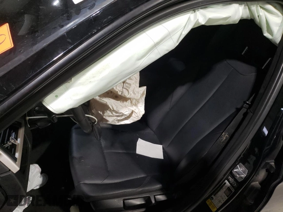 2015 BMW 3 Series 320i with VIN WBA3B1C53FP681398, listed as a Copart auction lot 44566845 with 181,621 mi miles and Salvage title. Bid and sale history available at DreamBid. Image 7.