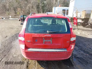 2005 Volvo V50 with VIN YV1MW390652058916, listed as a IAAI auction lot 41444072 with 154,576 mi miles. Bid and sale history available at carsss.com. Image 16.