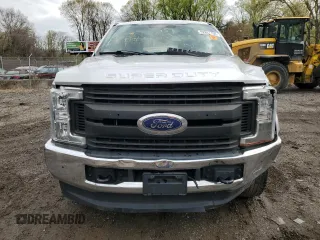 2019 Ford F-350 XL with VIN 1FT8W3B6XKED40296, listed as a Copart auction lot 52867155 with 147,485 mi miles and Clean Title. Bid and sale history available at DreamBid. Image 5.