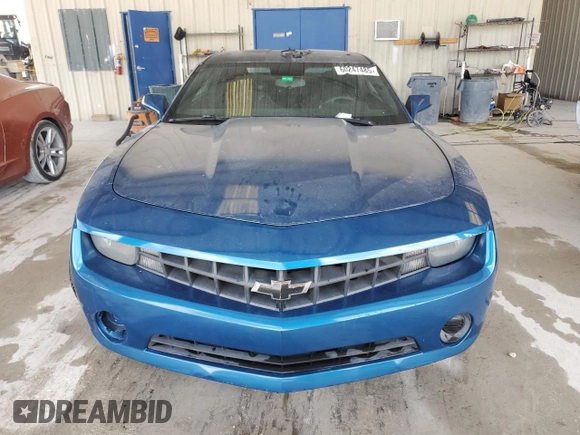 2010 Chevrolet Camaro LS z VIN 2G1FA1EV0A9144942, wystawiony jako Copart lot #60247485 z przebiegiem 159 045 mil mil oraz Czysty tytuł • Clean title. Historia ofert i sprzedaży dostępna na DreamBid. Obrazek 5.