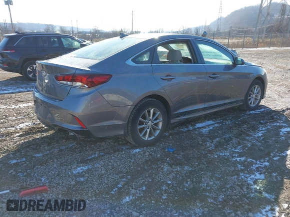 2018 Hyundai Sonata SE with VIN 5NPE24AF5JH679701, listed as a IAAI auction lot 41095174 with 30,579 mi miles and . Bid and sale history available at DreamBid. Image 4.