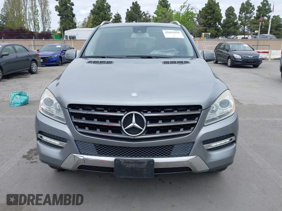 2012 Mercedes-Benz M ML 350 with VIN 4JGDA5HB2CA022335, listed as a IAAI auction lot 42045828 with 162,328 mi miles. Bid and sale history available at carsss.com. Image 12.