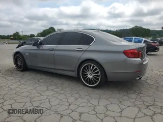 2013 BMW 5 Series 528i xDrive z VIN WBAXH5C52DD107185, wystawiony jako Copart lot #56582315 z przebiegiem 114 550 mil mil oraz Czysty tytuł • Clean title. Historia ofert i sprzedaży dostępna na DreamBid. Obrazek 2.