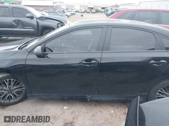2023 Kia Forte GT-Line with VIN 3KPF54AD6PE548252, listed as a IAAI auction lot 41542097 with 31,994 mi miles. Bid and sale history available at carsss.com. Image 14.