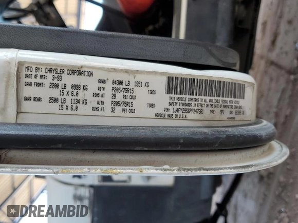 1988 Jeep Wrangler with VIN 2BCCZ8116JB540866, listed as a Copart auction lot 43832395 with 136,243 mi miles and Salvage Title. Bid and sale history available at carsss.com. Image 13.