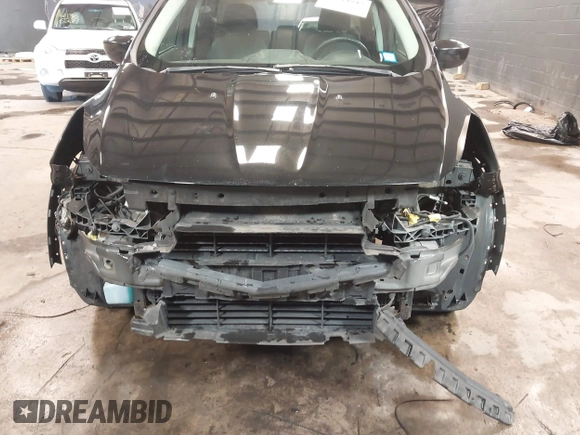 2014 Ford Escape SE with VIN 1FMCU9GX7EUA80983, listed as a IAAI auction lot 41504942 with 133,952 mi miles. Bid and sale history available at carsss.com. Image 6.