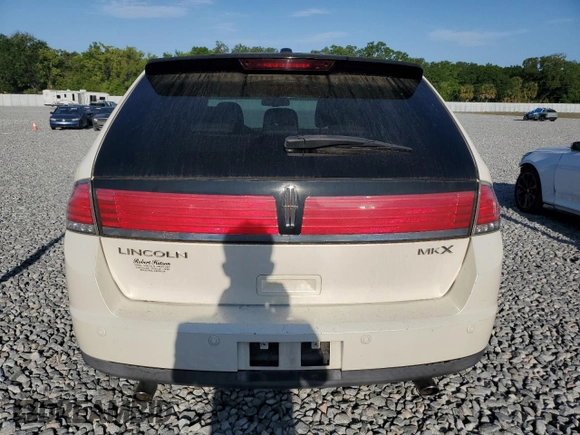 2008 Lincoln MKX with VIN 2LMDU68C18BJ33108, listed as a Copart auction lot 50726025 with 151,697 mi miles and Salvage Title. Bid and sale history available at DreamBid. Image 6.