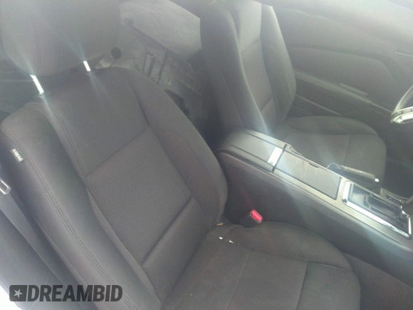 2013 Ford Mustang V6 с VIN 1ZVBP8EM8D5217087, выставлен на аукционе IAAI как лот 35534794 с пробегом Не указан миль и . История ставок и продаж доступна на DreamBid. Изображение 8.