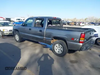 2006 GMC Sierra 1500 SLT with VIN 2GTEK13Z761346124, listed as a IAAI auction lot 41992231 with 265,402 mi miles and . Bid and sale history available at carsss.com. Image 3.