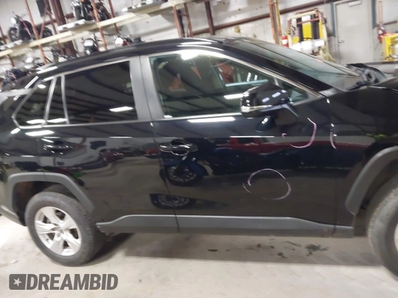 2020 Toyota RAV4 XLE with VIN 2T3P1RFV2LC136831, listed as a IAAI auction lot 41146609 with 58,309 mi miles. Bid and sale history available at carsss.com. Image 13.