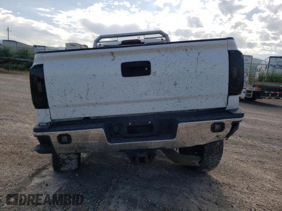 2015 Chevrolet Silverado 3500HD LT z VIN 1GC4KZE80FF572206, wystawiony jako Copart lot #54986133 z przebiegiem Nie podano mil oraz Szkoda całkowita • Salvage title. Historia ofert i sprzedaży dostępna na DreamBid. Obrazek 6.