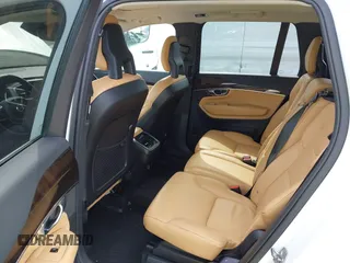 2016 Volvo XC90 T6 Momentum with VIN YV4A22PK8G1043665, listed as a IAAI auction lot 42004230 with 156,681 mi miles. Bid and sale history available at carsss.com. Image 8.