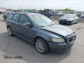 2010 Volvo V50 with VIN YV1382MW9A2526983, listed as a IAAI auction lot 42179780 with 203,974 mi miles. Bid and sale history available at carsss.com. Image 1.