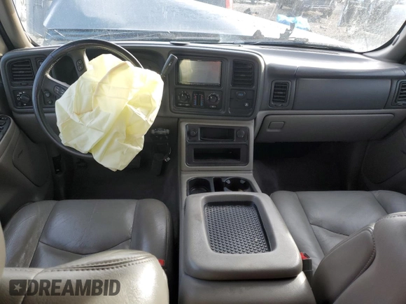 2005 Chevrolet Suburban Z71 with VIN 3GNFK16ZX5G275563, listed as a Copart auction lot 85082084 with 217,164 mi miles and Salvage Title. Bid and sale history available at carsss.com. Image 8.
