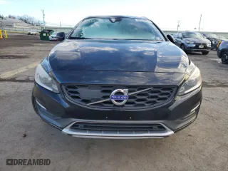 2016 Volvo V60 Cross Country T5 with VIN YV4612HK0G1012451, listed as a Copart auction lot 86317204 with 51,808 mi miles and Salvage Title. Bid and sale history available at carsss.com. Image 5.