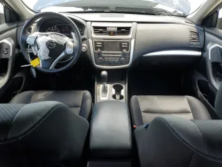 2017 Nissan Altima SR with VIN 1N4AL3AP8HC112117, listed as a Copart auction lot 55882375 with 67,972 mi miles and Salvage title. Bid and sale history available at DreamBid. Image 8.