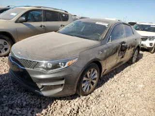 2017 Kia Optima EX z VIN 5XXGU4L3XHG136405, wystawiony jako Copart lot #88470545 z przebiegiem 48 841 mil mil oraz Szkoda całkowita • Salvage title. Historia ofert i sprzedaży dostępna na DreamBid. Obrazek 1.