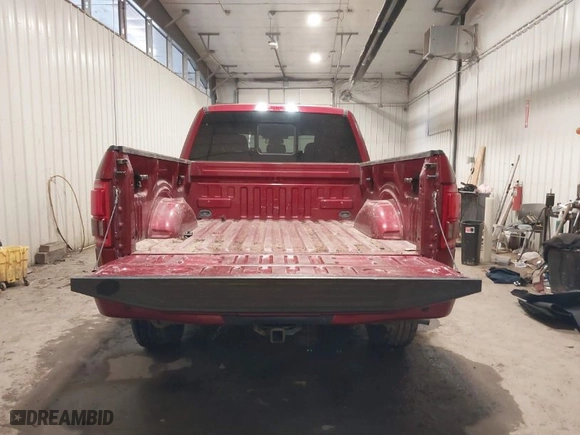 2015 Ford F-150 XLT w/HD Payload Pkg with VIN 1FTFW1EF1FKD80880, listed as a IAAI auction lot 40958352 with 114,911 mi miles. Bid and sale history available at carsss.com. Image 17.