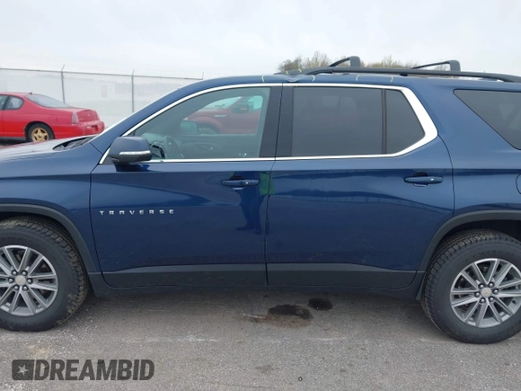 2023 Chevrolet Traverse LT z VIN 1GNEVHKW0PJ120044, wystawiony jako IAAI lot #42002348 z przebiegiem 48 795 mil mil oraz . Historia ofert i sprzedaży dostępna na DreamBid. Obrazek 14.