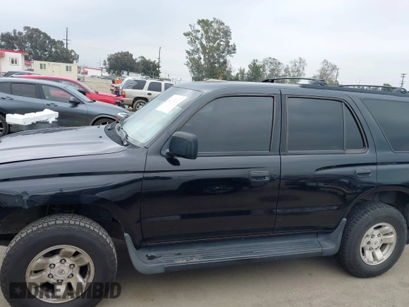 1998 Toyota 4Runner с VIN JT3GM84R1W0032821, выставлен на аукционе IAAI как лот 42159329 с пробегом 235 502 миль миль и . История ставок и продаж доступна на DreamBid. Изображение 15.