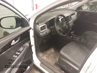 2019 Kia Sorento LX V6 with VIN 5XYPG4A57KG601463, listed as a IAAI auction lot 41358620 with 105,948 mi miles. Bid and sale history available at carsss.com. Image 18.