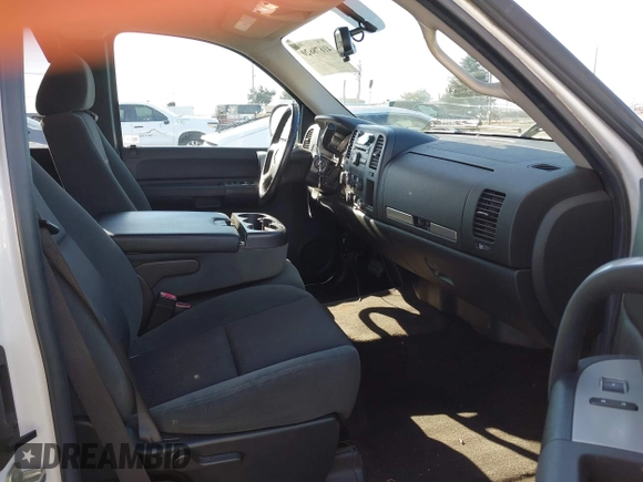 2009 Chevrolet Silverado 1500 LT with VIN 1GCEK29059Z129875, listed as a IAAI auction lot 41678620 with 155,798 mi miles and . Bid and sale history available at DreamBid. Image 5.