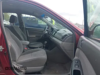 2005 Toyota Camry STD z VIN 4T1BE32K75U102935, wystawiony jako IAAI lot #42070646 z przebiegiem 298 125 mil mil oraz . Historia ofert i sprzedaży dostępna na DreamBid. Obrazek 5.