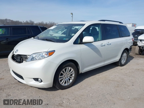 2017 Toyota Sienna XLE Auto Access Seat with VIN 5TDYZ3DC5HS855137, listed as a IAAI auction lot 41657651 with 97,850 mi miles. Bid and sale history available at carsss.com. Image 17.