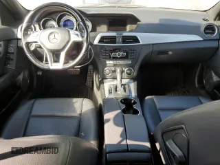 2013 Mercedes-Benz C 300 Sport с VIN WDDGF8AB8DR297960, выставлен на аукционе Copart как лот 61565455 с пробегом 72 818 миль миль и Списание • Salvage title. История ставок и продаж доступна на DreamBid. Изображение 8.